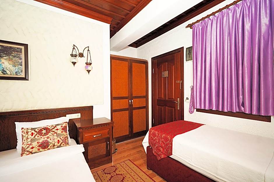 Cicerone Lodge Hotel