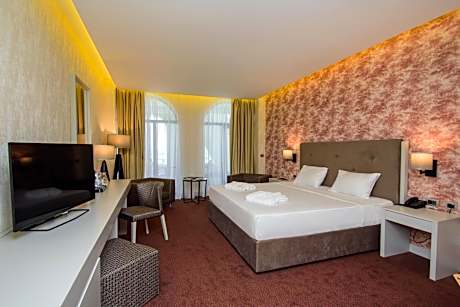 Double Room with Balcony and Sea View