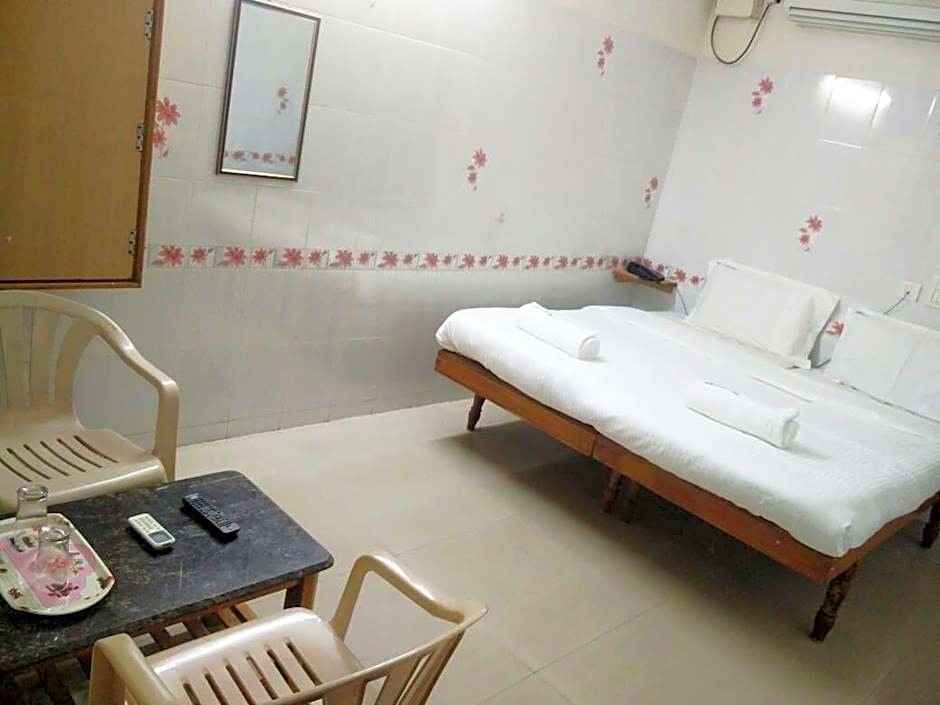 Hotel Govind Heights
