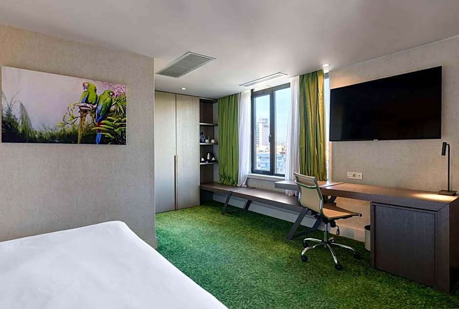 Photo 1 of 7 of Suite