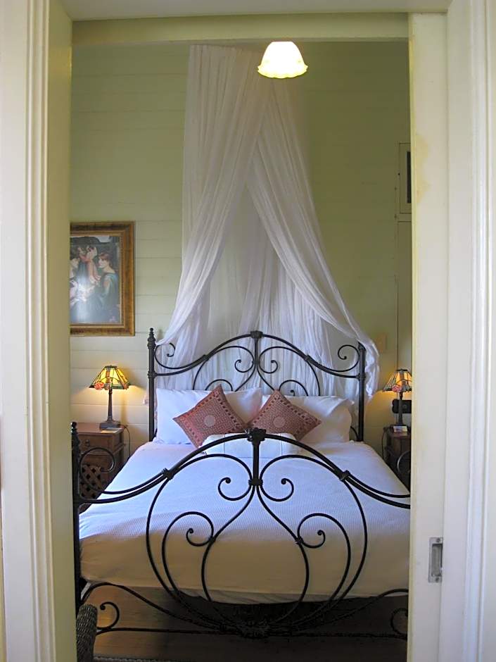 Classique Bed & Breakfast