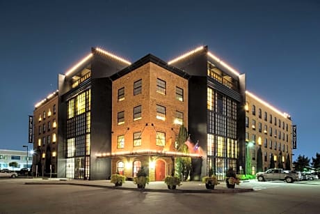 NYLO Dallas Plano Hotel, Tapestry Collection by Hilton