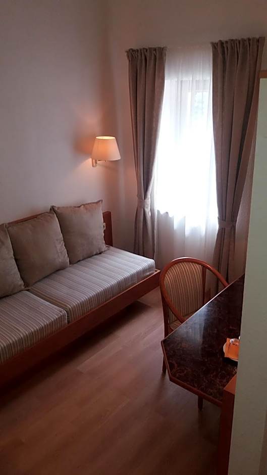 Altes Wirtshaus Fördergersdorf Bed & Breakfast