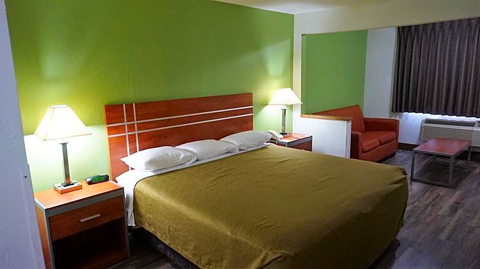 Econo Lodge & Suites Pekin