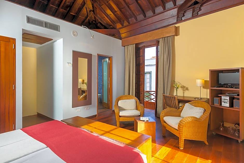 Hotel LIVVO La Quinta Roja