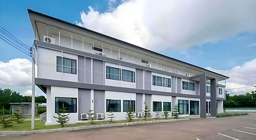 C2U Hotel Uthai Thani