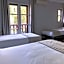 Hotel Village Motel