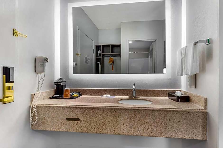 Quality Inn & Suites Raleigh Durham Airport