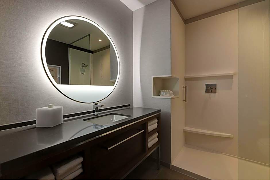 Courtyard by Marriott Iowa City University Heights