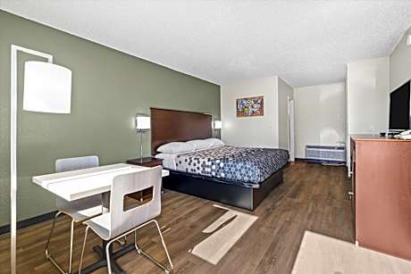 King Room - Non-Smoking