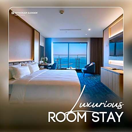 Premier King Suite with Ocean View