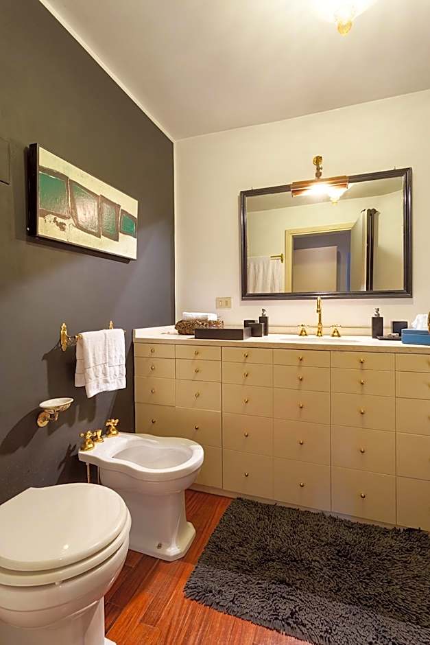 Charming House Iqs