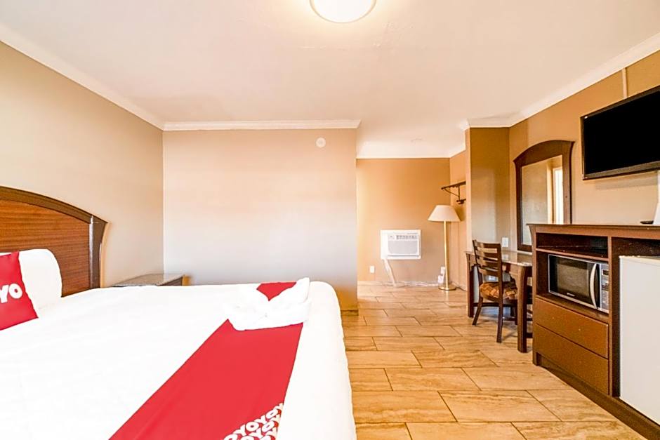 OYO Hotel Beeville -US 181