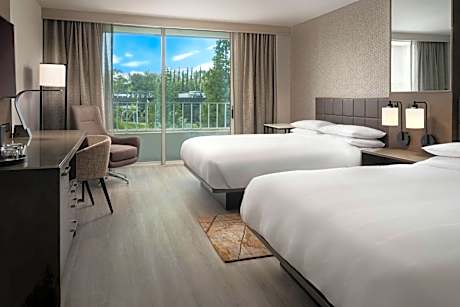 Guest Room with Two Double Beds