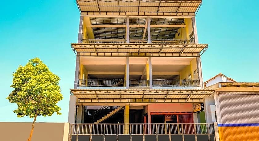 SPOT ON 1759 Family Residence