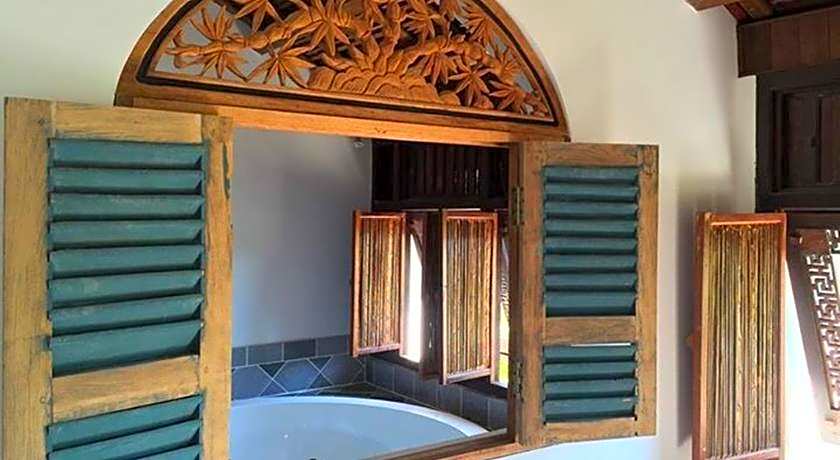 Villa Louise Hue Beach Hotel