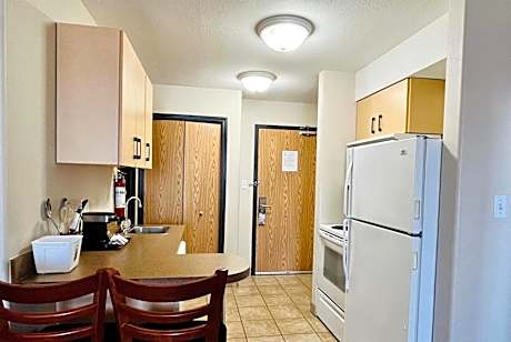 Queen Room with Two Queen Beds and Kitchen - Non-Smoking