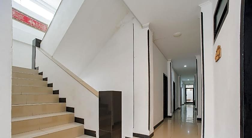 RedDoorz Plus @ Jalan Raden Intan Lampung