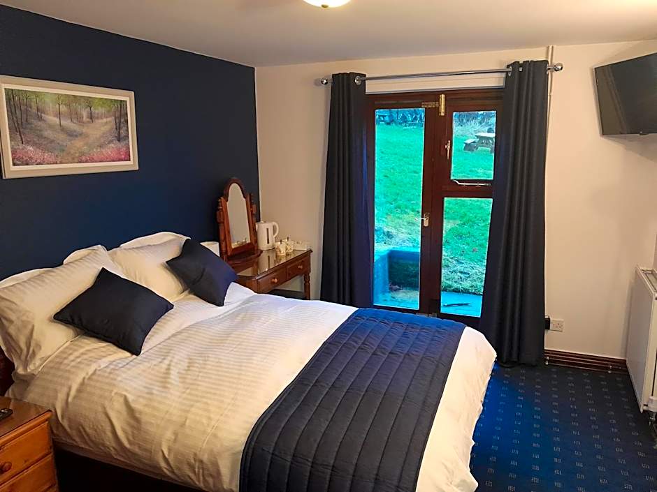 Ye Olde Bowling Green Inn