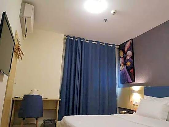 7 Days Inn Zhuhai North Station University Town Jinding Shop
