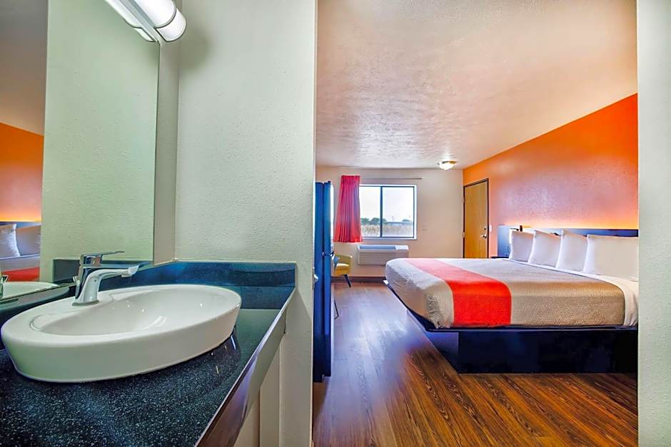 Motel 6-Percival, IA