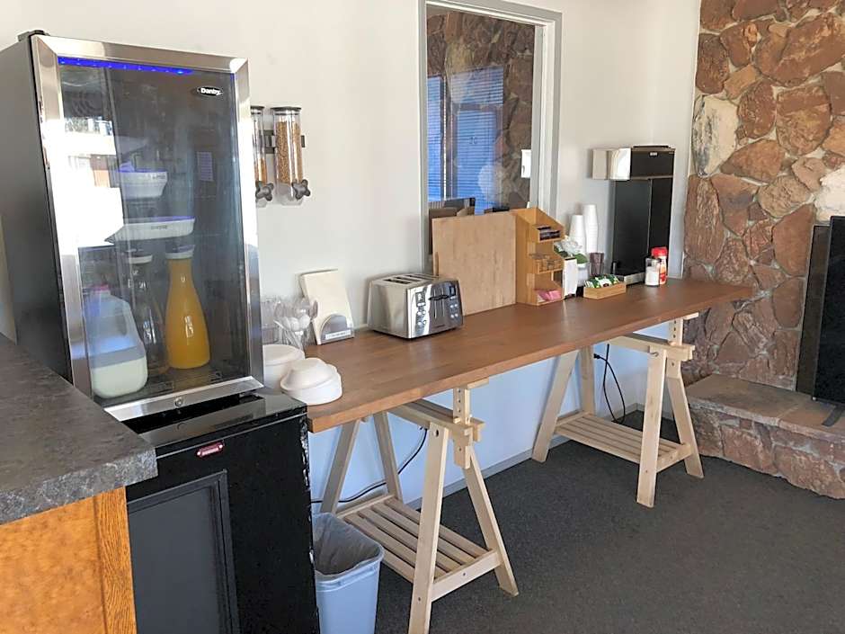 Howard Johnson by Wyndham Edson