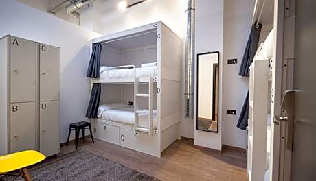 Bed in 4-Bed Mixed Dormitory Room