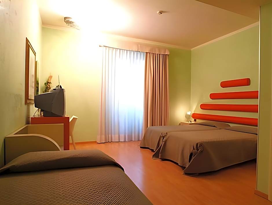 Photo 1 of 4 of Triple Room