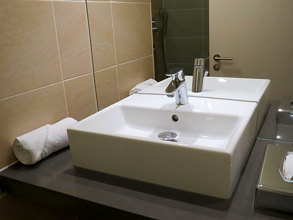 Garner Hotel Preston Samlesbury By IHG