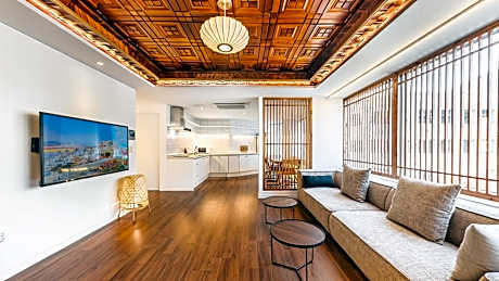 Yeosu Jinnam Mansion Pension