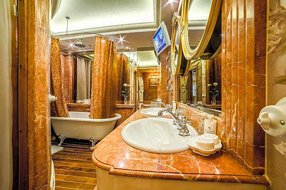 Imperial Hotel & Restaurant