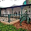Sherwood's Country House