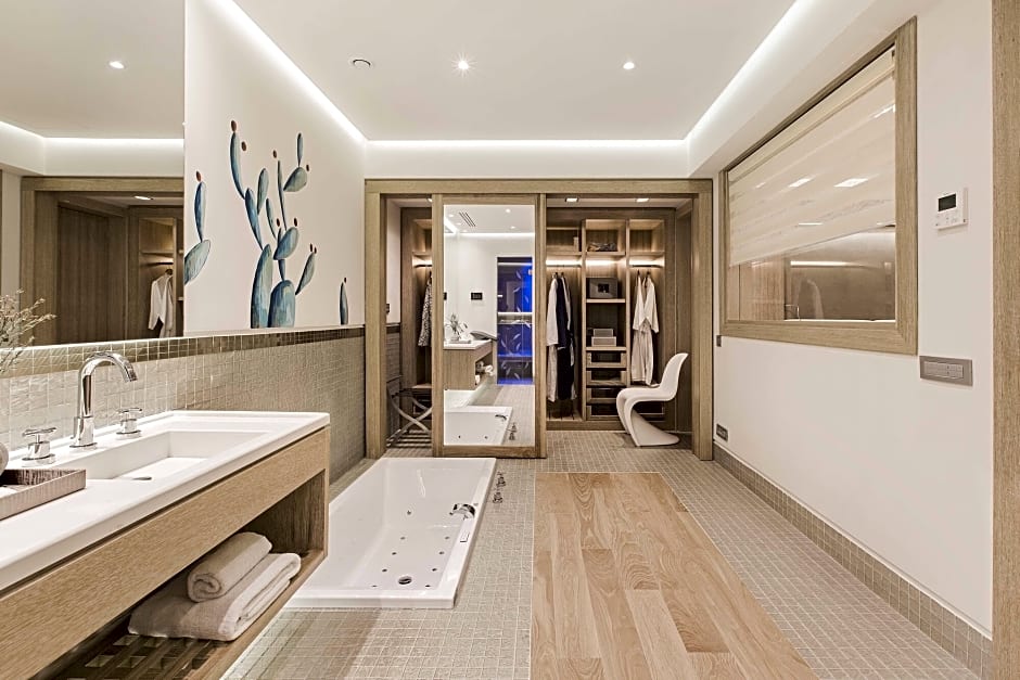 Elounda Beach Hotel & Villas, a Member of the Leading Hotels of the Wo