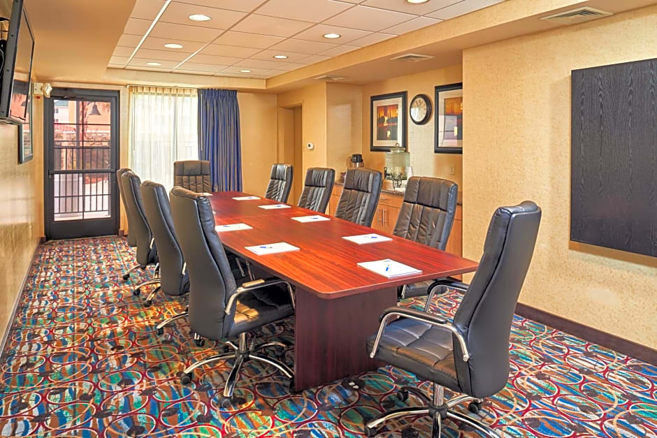 Holiday Inn Express & Suites El Paso Airport, an IHG Hotel