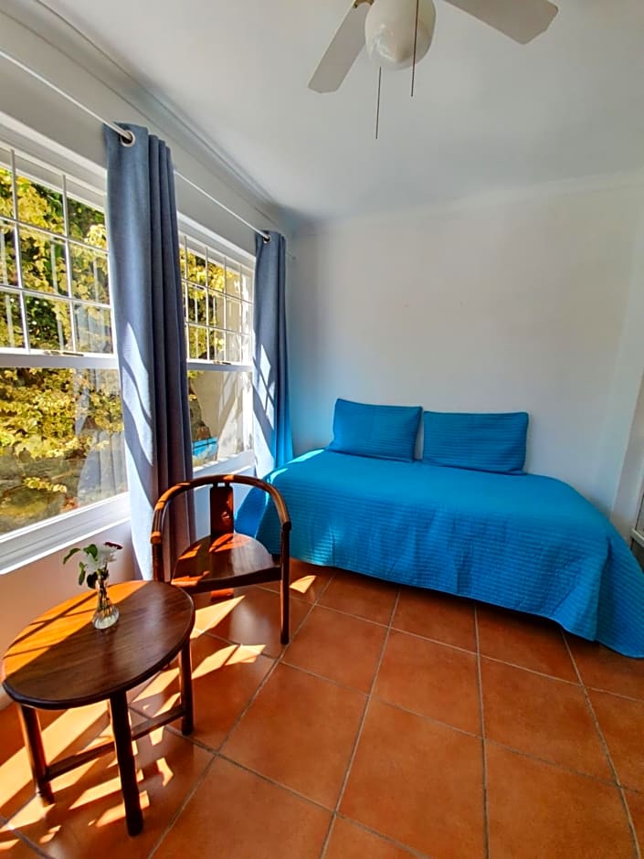 Paradiso Guesthouse & Self-catering Cottage