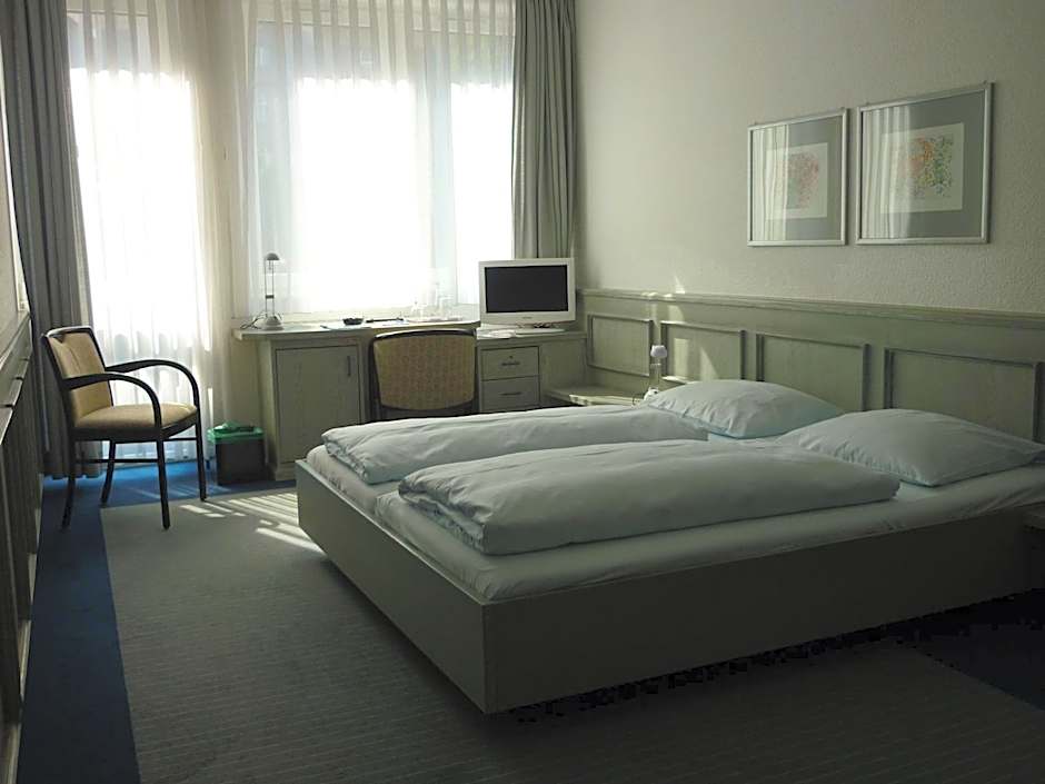 Avenue Hotel