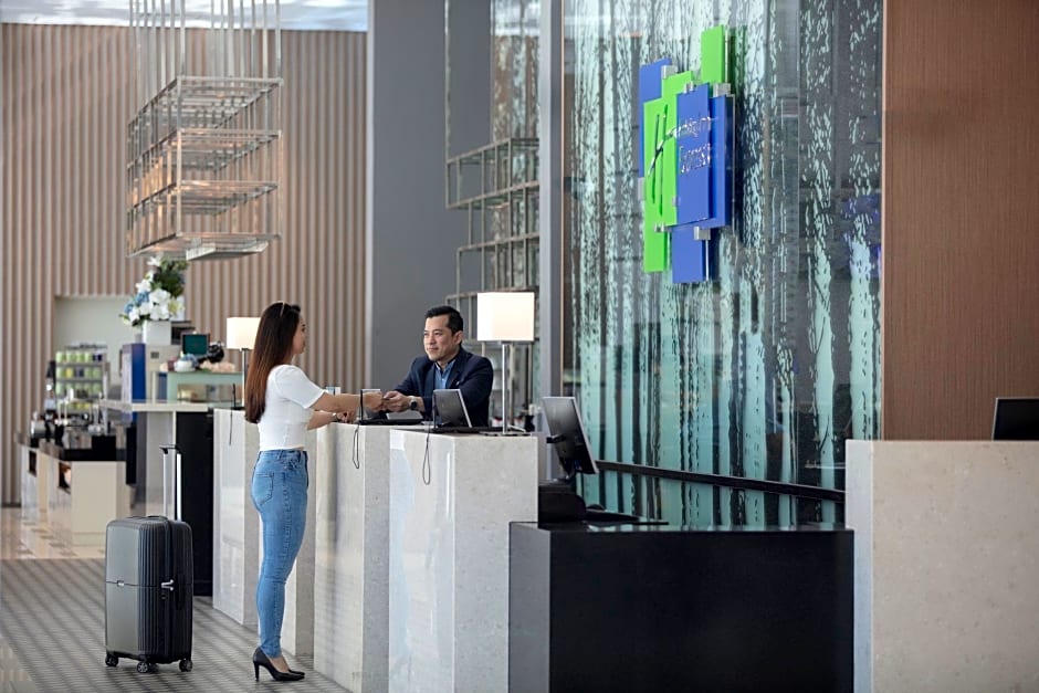 Holiday Inn Express Kota Kinabalu City Centre By IHG