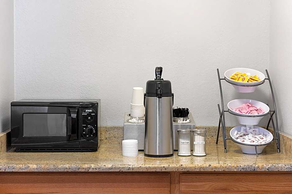 Microtel Inn By Wyndham Albany Airport