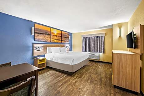 King Room - Non-Smoking