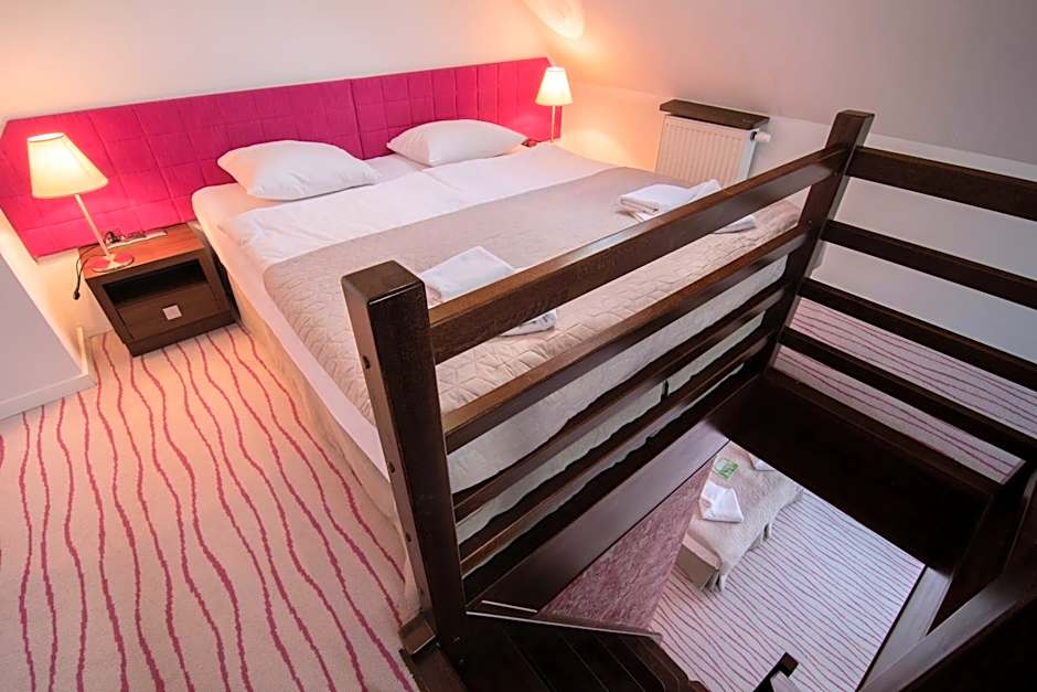 Flinski Sport X SPA, Boutique X Art