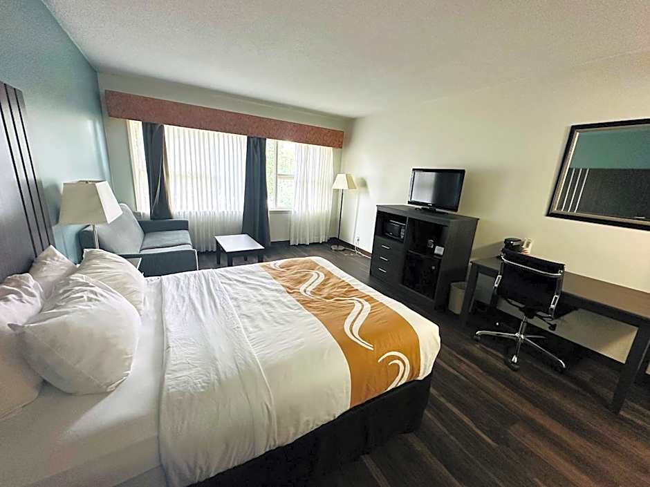 Village Inn & Suites