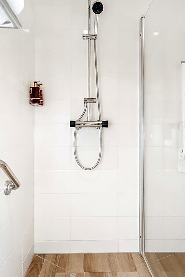 Wood Hotel by Frich's