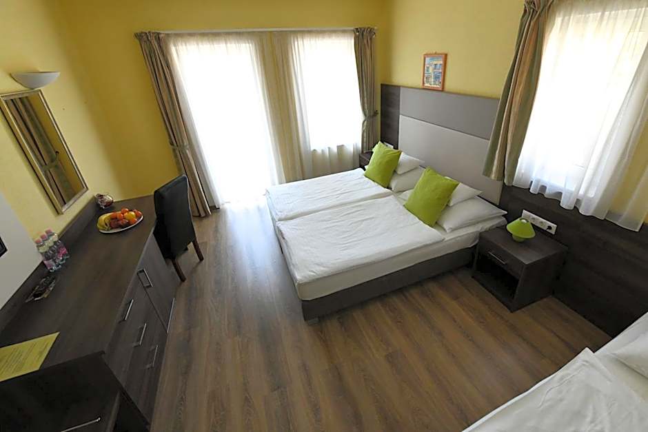 Jade Hotel-Ezüsthíd Hotel