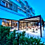 Petit Hotel