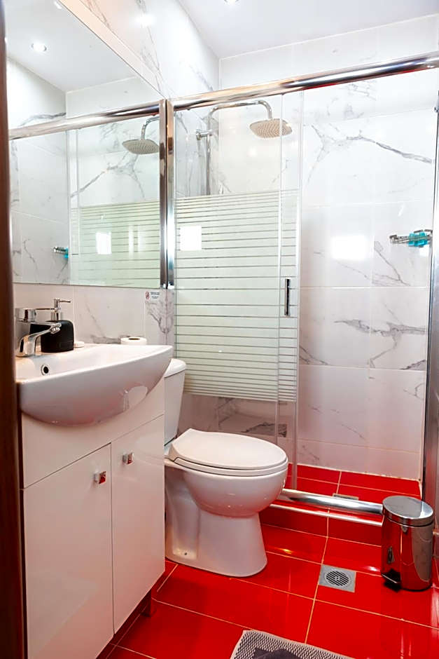 City Plaza Apartments & Rooms