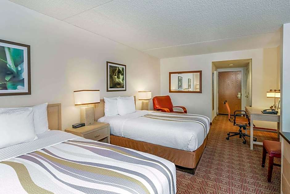 La Quinta Inn & Suites by Wyndham Garden City