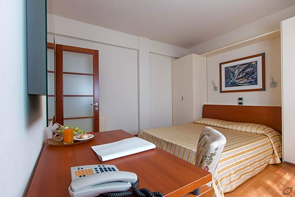 Verdeluna ApartHotel