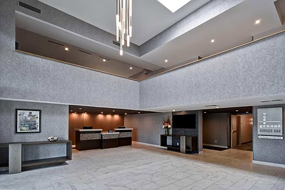 DoubleTree by Hilton St. Louis-Airport