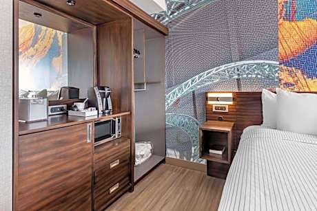 King Room - Non-Smoking