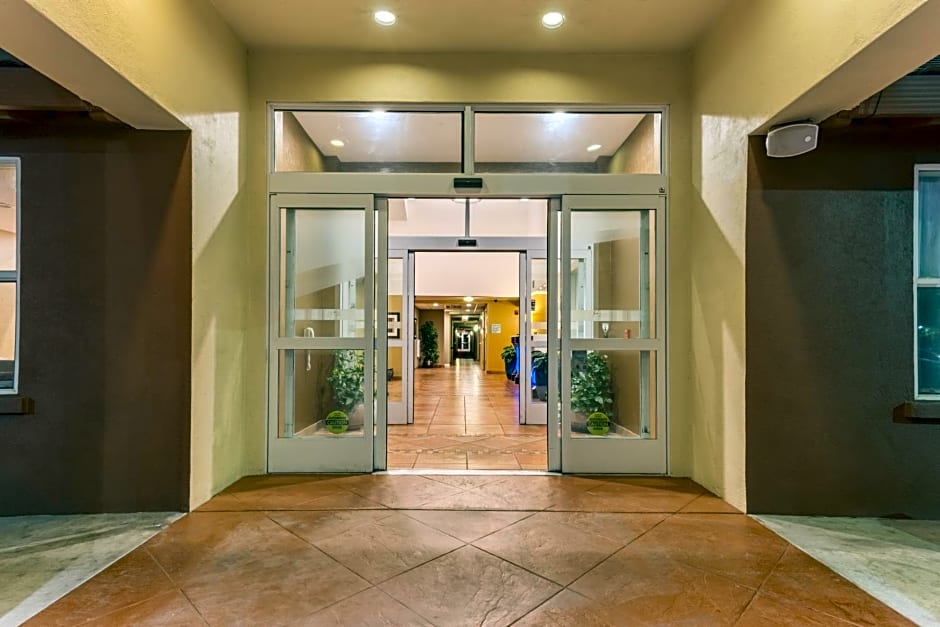 Holiday Inn Express Hotel & Suites Manteca